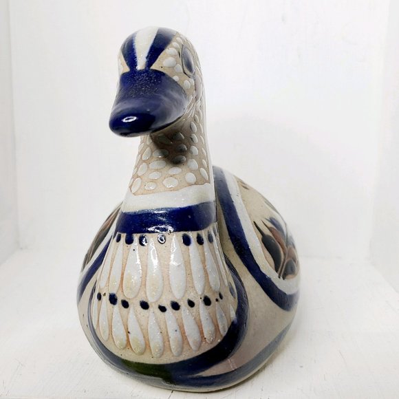 Vintage Tonala Mexico Pottery Stoneware Duck, Signed, EUC, Blue Bird, 6" x 5.5" - Picture 2 of 6